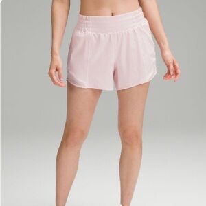 Lululemon Hotty Hot 4” high rise lined short